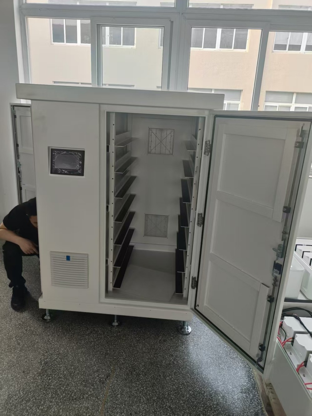 Energy storage cabinets