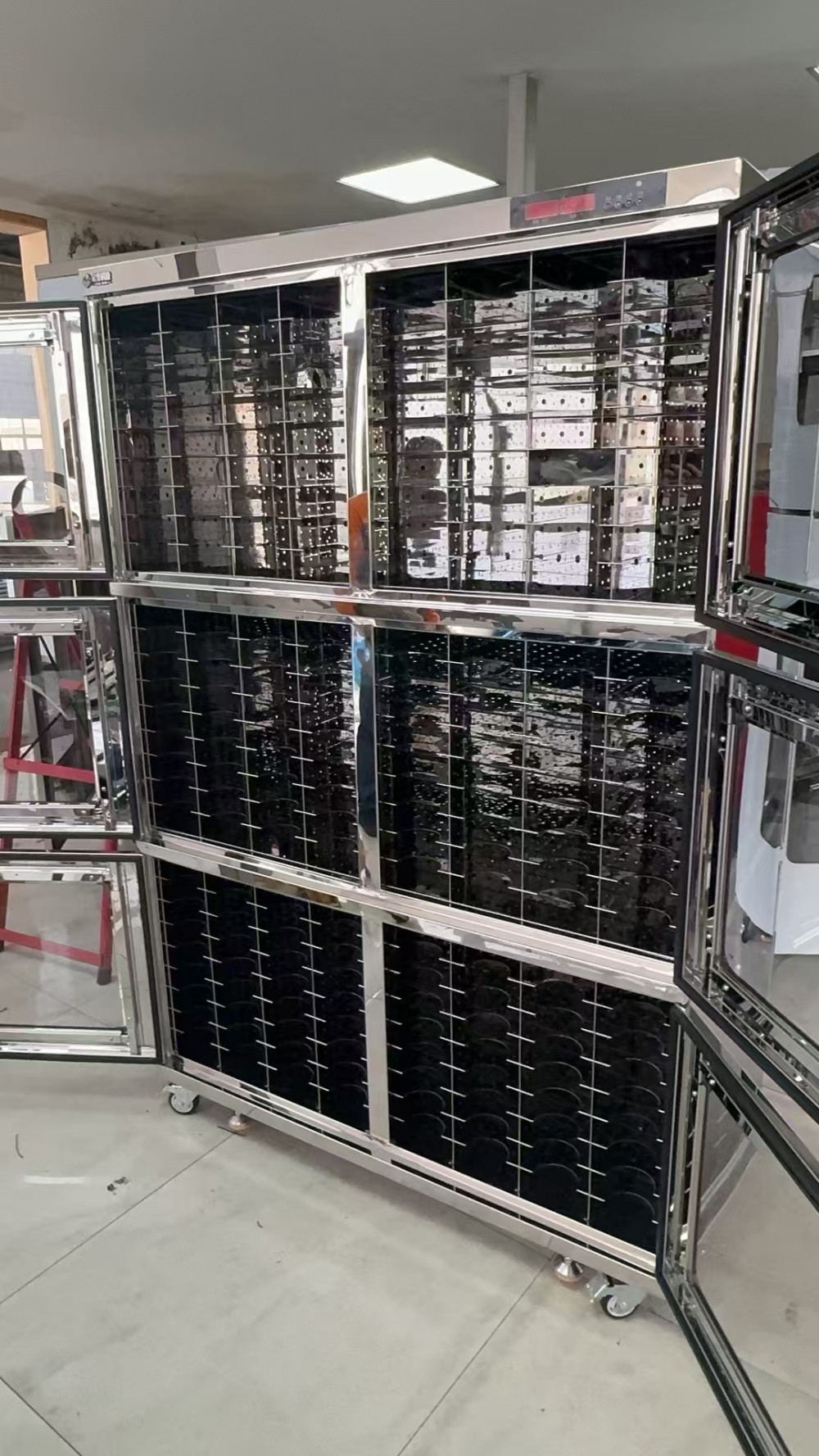 Energy storage cabinets