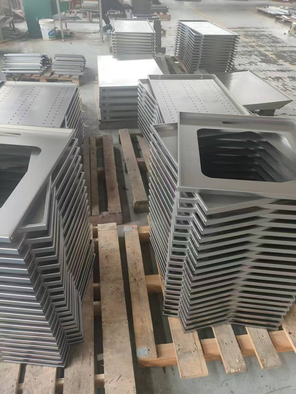 Energy storage cabinets